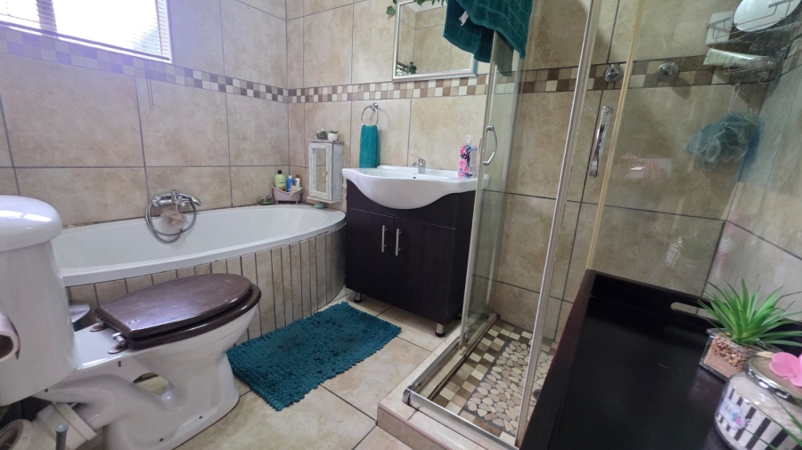 3 Bedroom Property for Sale in Wilkeville North West